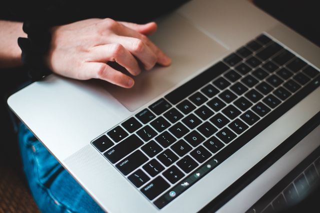Applying for jobs in Australia during the settlement period